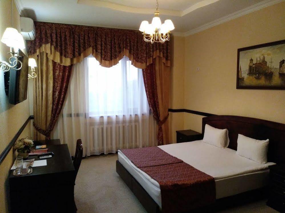 Belon Life Hotel Astana Exterior foto